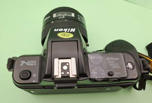 Vintage Nikon F-401 AF SLR Film Camera with Nikkor 35-70mm 1:3.3-4.5 Auto Focus Lens+Bag