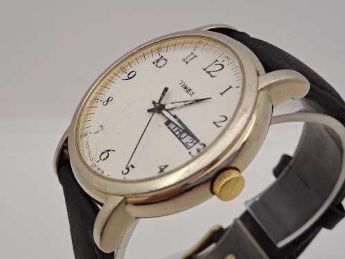 Pre-owned Vintage Timex Indiglo Quartz Mens Watch -Working-New Lithium Battery
