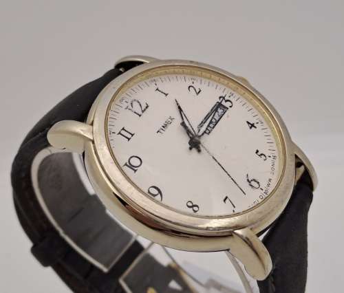 Pre-owned Vintage Timex Indiglo Quartz Mens Watch -Working-New Lithium Battery