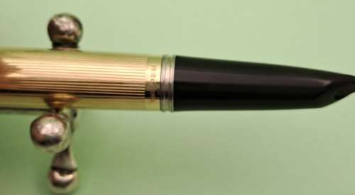 Vintage 1960's Parker 51 1/10 12kt Rolled Gold Fountain Pen with converter