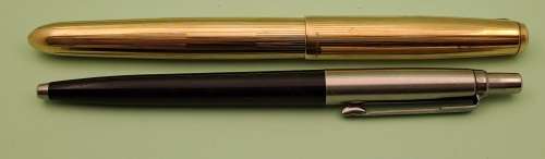 Vintage 1960's Parker 51 1/10 12kt Rolled Gold Fountain Pen with converter