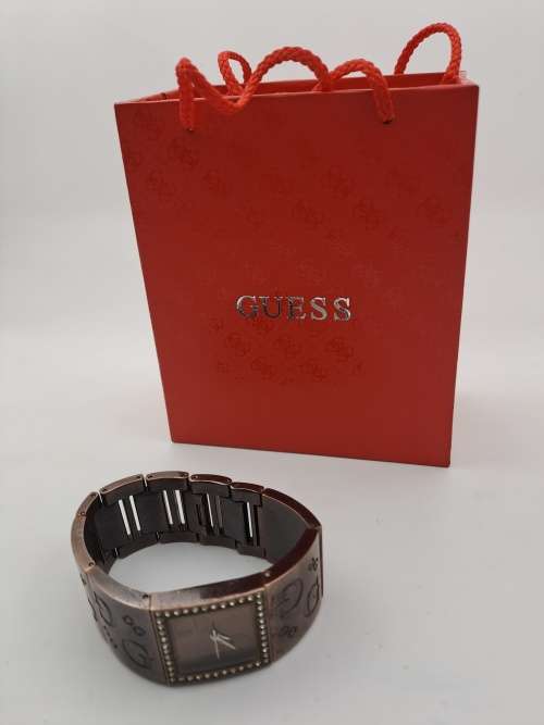 Pre-owned Ladies Guess Quartz Watch -Japan Movement still In Box (New Battery)