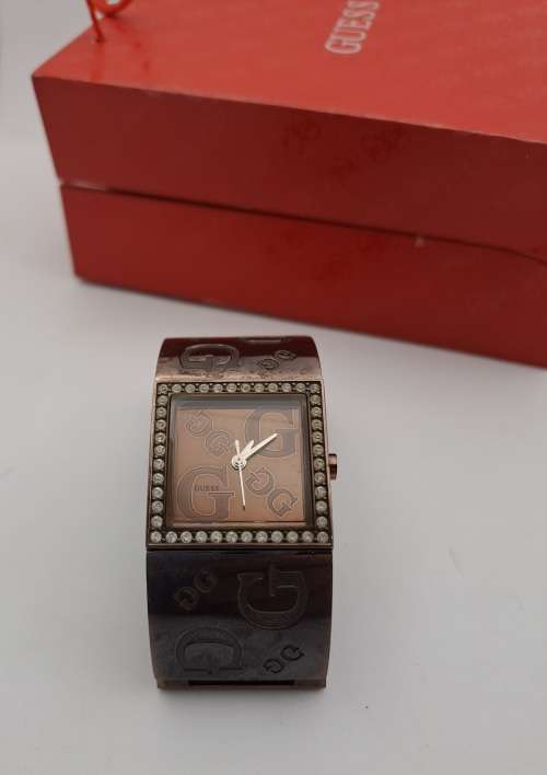 Pre-owned Ladies Guess Quartz Watch -Japan Movement still In Box (New Battery)