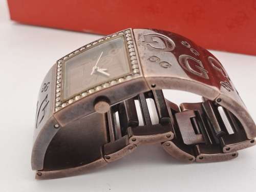 Pre-owned Ladies Guess Quartz Watch -Japan Movement still In Box (New Battery)