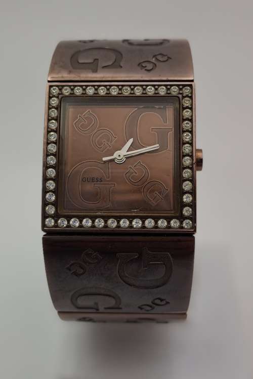 Pre-owned Ladies Guess Quartz Watch -Japan Movement still In Box (New Battery)