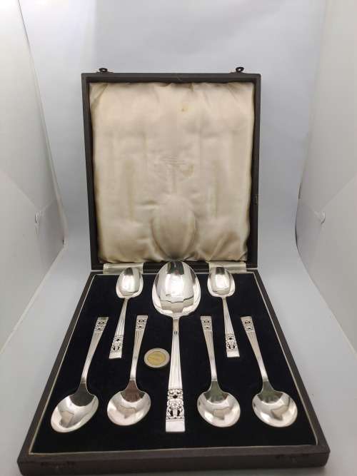 Vintage Community Silver Plate 7pc Spoon Set Rd 814934 (Large Spoons) In Box