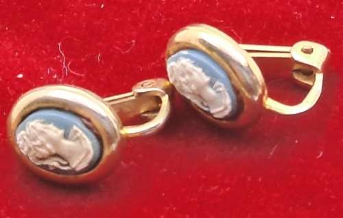 Vintage Cameo earrings  12x8mm