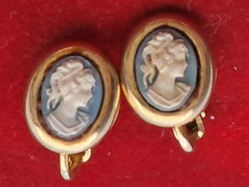 Vintage Cameo earrings  12x8mm