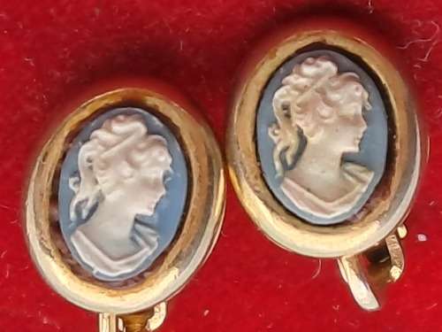 Vintage Cameo earrings  12x8mm