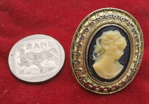 Vintage Cameo Ring 40x32mm inside diameter is 15mm