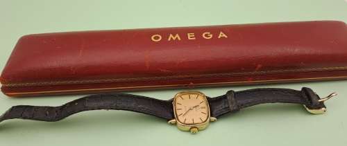 Vintage Ladies Omega De Ville Mechanical watch in Omega case  - working