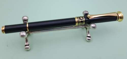 Pre-owned Pierre Cardin Fountain Pen with Iridium Nip  - Need a  Cartridge  .-Made in Germany