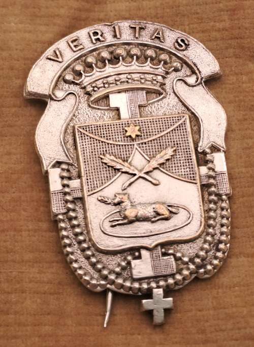 Vintage Viritas badge?