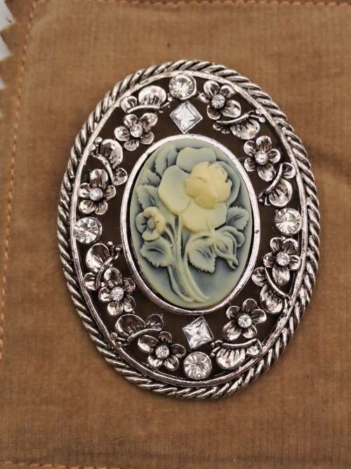 Vintage Brooch 63x47mm