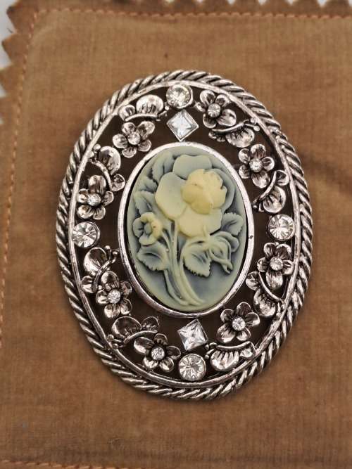 Vintage Brooch 63x47mm