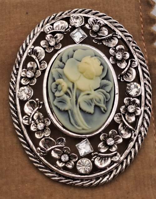 Vintage Brooch 63x47mm