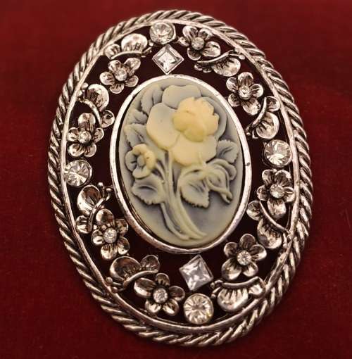 Vintage Brooch 63x47mm