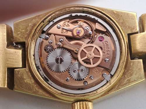 Vintage Ladies Omega De Ville Mechanical watch in Omega Box - working