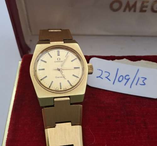 Vintage Ladies Omega De Ville Mechanical watch in Omega Box - working