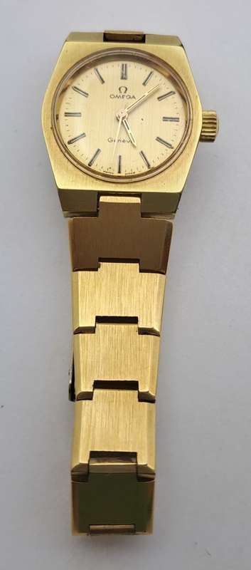 Vintage Ladies Omega De Ville Mechanical watch in Omega Box - working