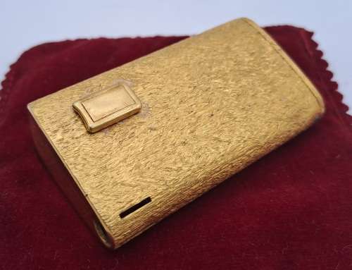 Pre-owned Gold tone Ronson Lighter made in France -(Not tested -need gas )