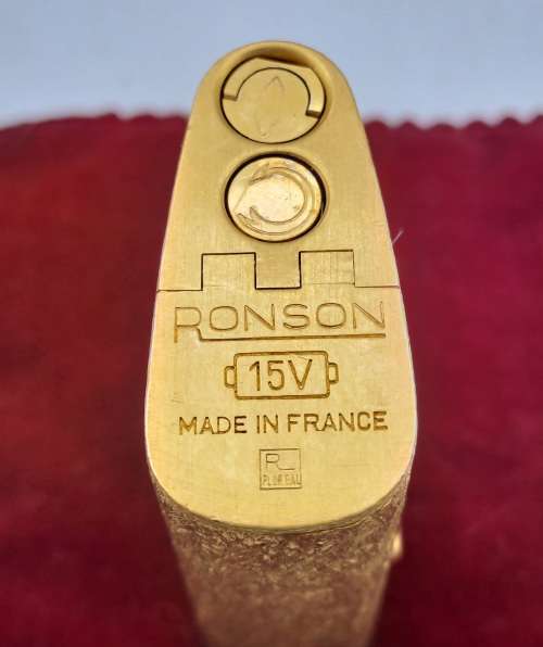 Pre-owned Gold tone Ronson Lighter made in France -(Not tested -need gas )