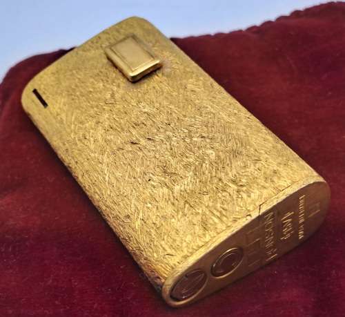 Pre-owned Gold tone Ronson Lighter made in France -(Not tested -need gas )