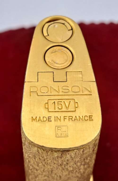 Pre-owned Gold tone Ronson Lighter made in France -(Not tested -need gas )