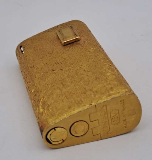 Pre-owned Gold tone Ronson Lighter made in France -(Not tested -need gas )