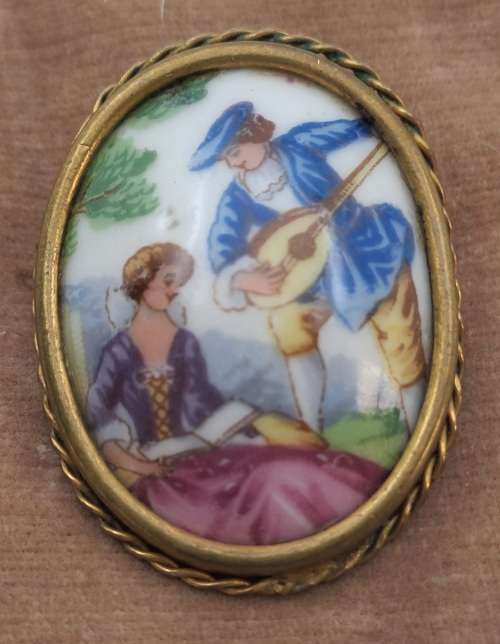 Vintage Porcelain LIMOGES Brooch Made in France -30x40mm
