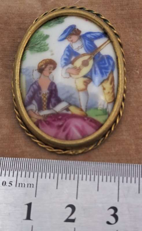 Vintage Porcelain LIMOGES Brooch Made in France -30x40mm