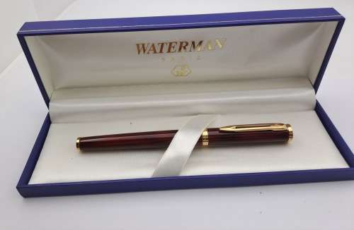 Pre-owned  Maroon Waterman Fountain Pen with solid 18kt Gold Nib in Case -Paris