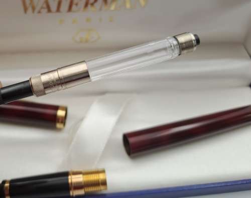 Pre-owned  Maroon Waterman Fountain Pen with solid 18kt Gold Nib in Case -Paris