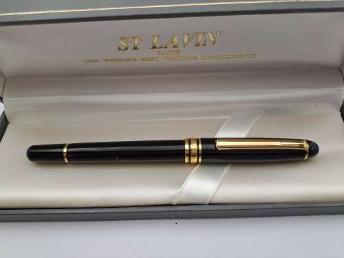 Pre-owned  ST.Lavin Ball pen  -Paris-Personalised THE CAP DOES NOT FIT TIGHT In Case