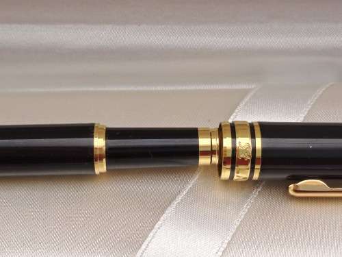 Pre-owned  ST.Lavin Ball pen  -Paris-Personalised THE CAP DOES NOT FIT TIGHT In Case