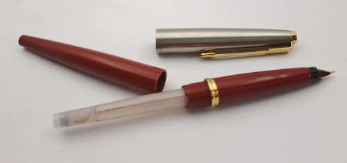 Pre-owned  Parker  Fountain pen (Maroon) -no case