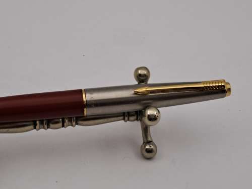 Pre-owned  Parker  Fountain pen (Maroon) -no case