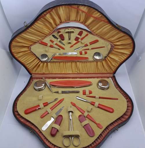 Antique Vanity set in Case -Made in Sheffield England 250mmx357mmx46mm