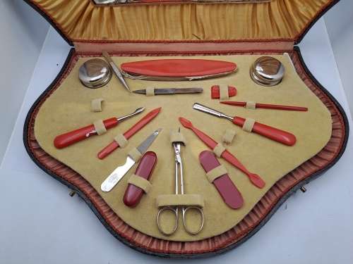 Antique Vanity set in Case -Made in Sheffield England 250mmx357mmx46mm