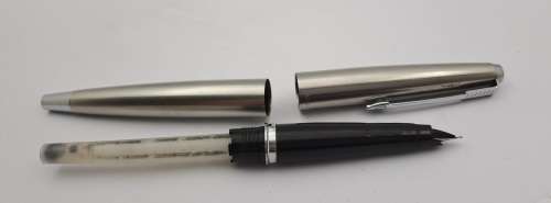 Pre-owned Parker Fountain Pen made in England (Ink Tested)