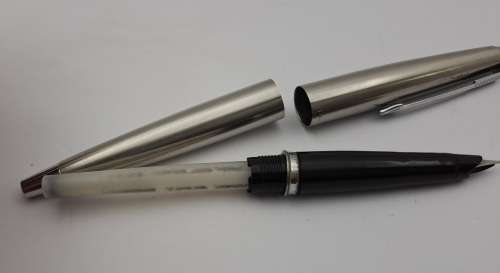 Pre-owned Parker Fountain Pen made in England (Ink Tested)
