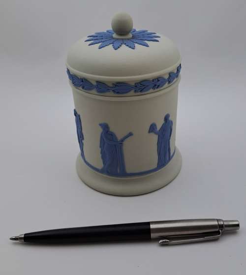 Collectable Vintage Wedgwood Jasperware Pot with Lid =115mmx85- Made in England