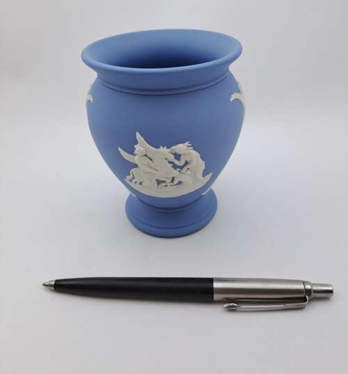 Collectable Vintage Wedgwood Jasperware Vase 100x80mm-Made in England (few stains inside)