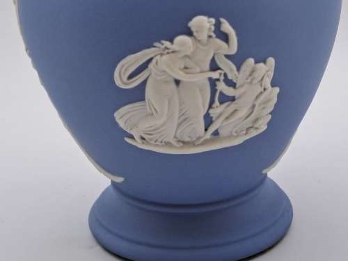 Collectable Vintage Wedgwood Jasperware Vase 100x80mm-Made in England (few stains inside)