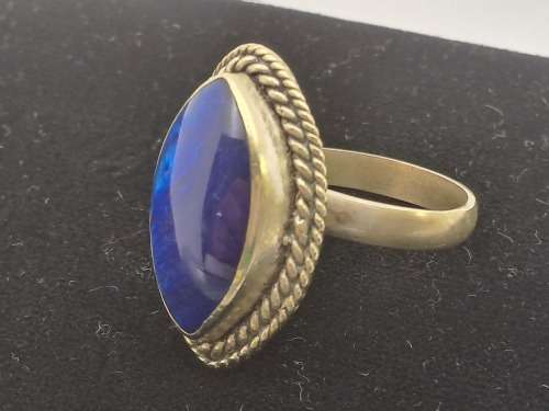 Pre-owned Vintage  sterling Silver (.925)Ring with blue stone