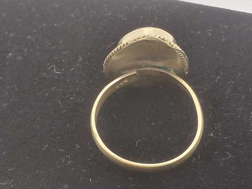 Pre-owned Vintage  sterling Silver (.925)Ring with blue stone