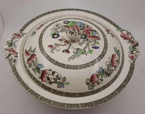 Vintage Johnson Bros `Indian Tree` Tureen Hand Engraved Ironstone-England (Condition is good)