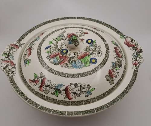 Vintage Johnson Bros `Indian Tree` Tureen Hand Engraved Ironstone-England (Condition is good)