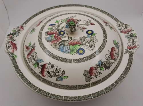 Vintage Johnson Bros `Indian Tree` Tureen Hand Engraved Ironstone-England (Condition is good)
