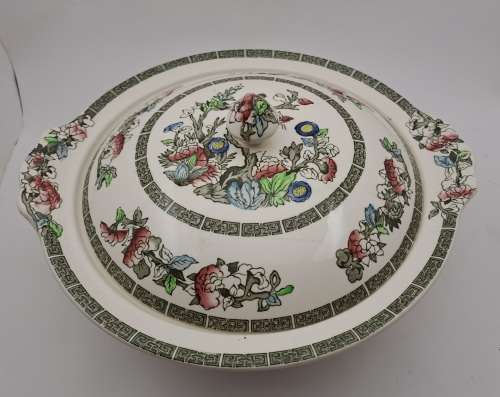 Vintage Johnson Bros `Indian Tree` Tureen Hand Engraved Ironstone-England (Condition is Good)